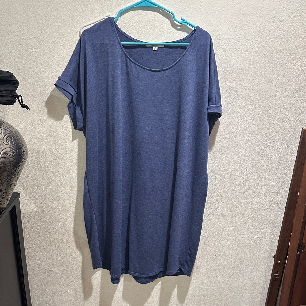 Green Envelope Navy Short Sleeve Top